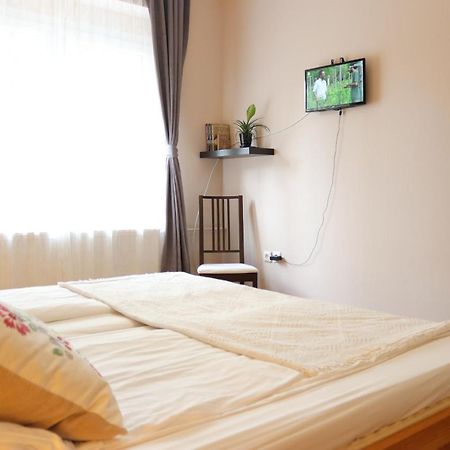 Grape&Wine Guesthouse Eger Extérieur photo