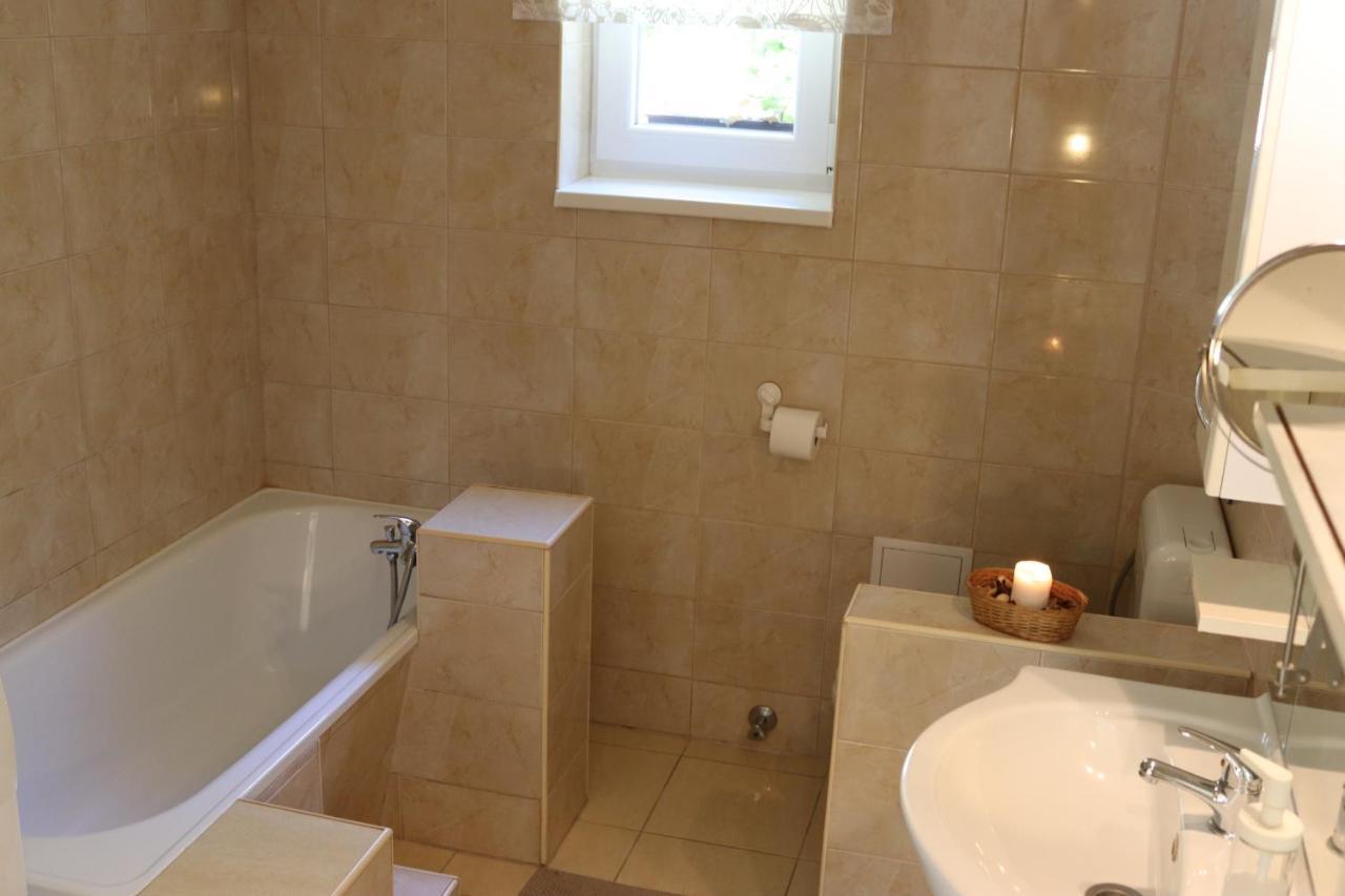 Grape&Wine Guesthouse Eger Extérieur photo