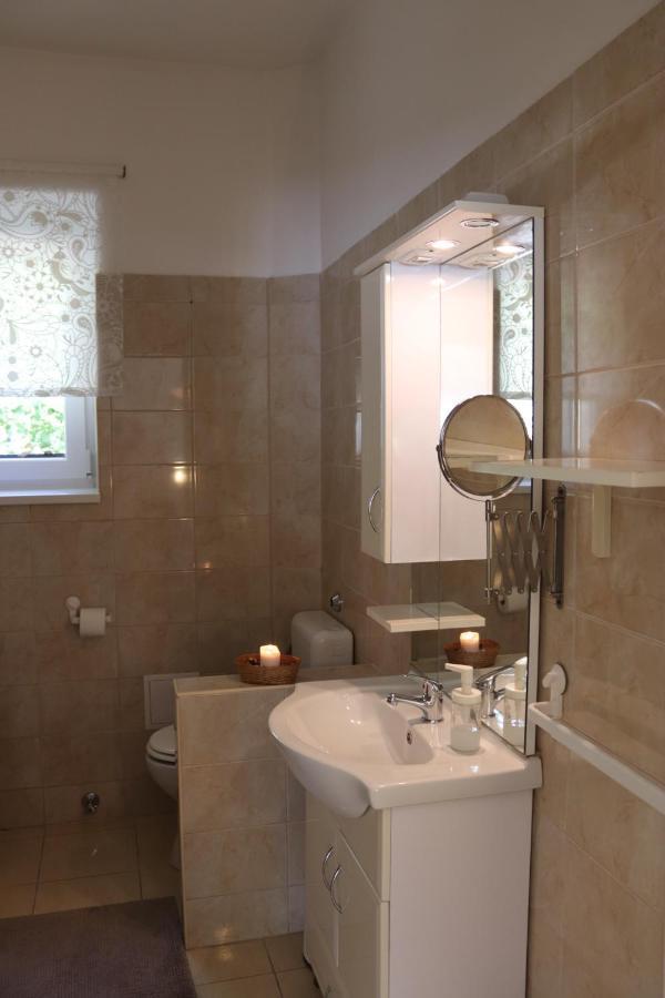 Grape&Wine Guesthouse Eger Extérieur photo
