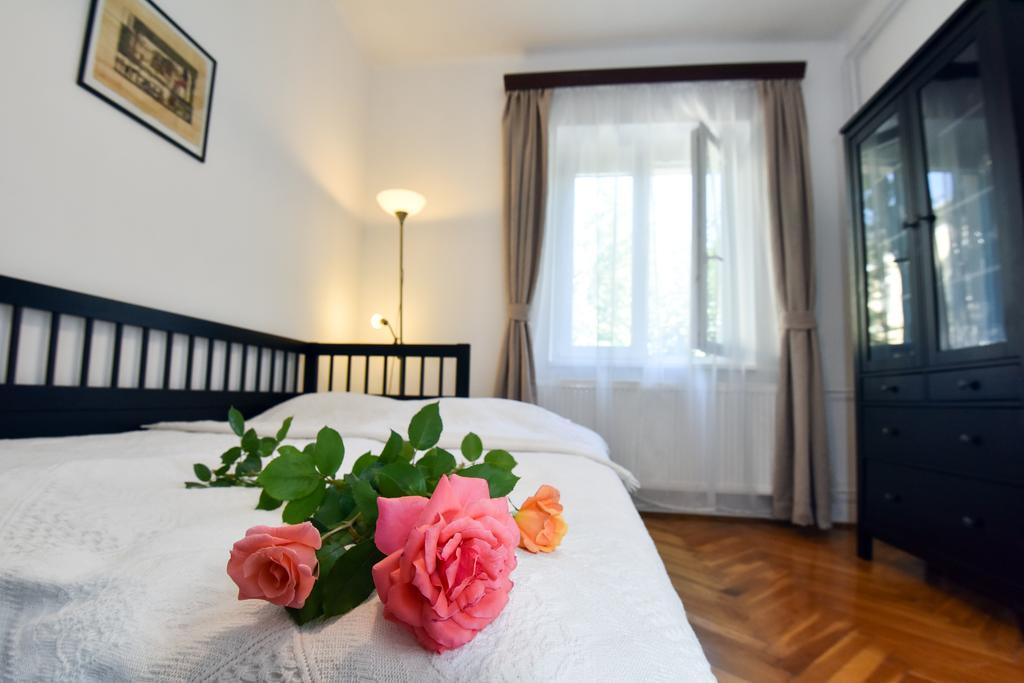 Grape&Wine Guesthouse Eger Extérieur photo